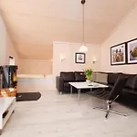 2 House B 90 *