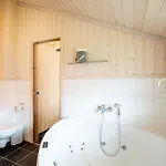 2 House B 90 *